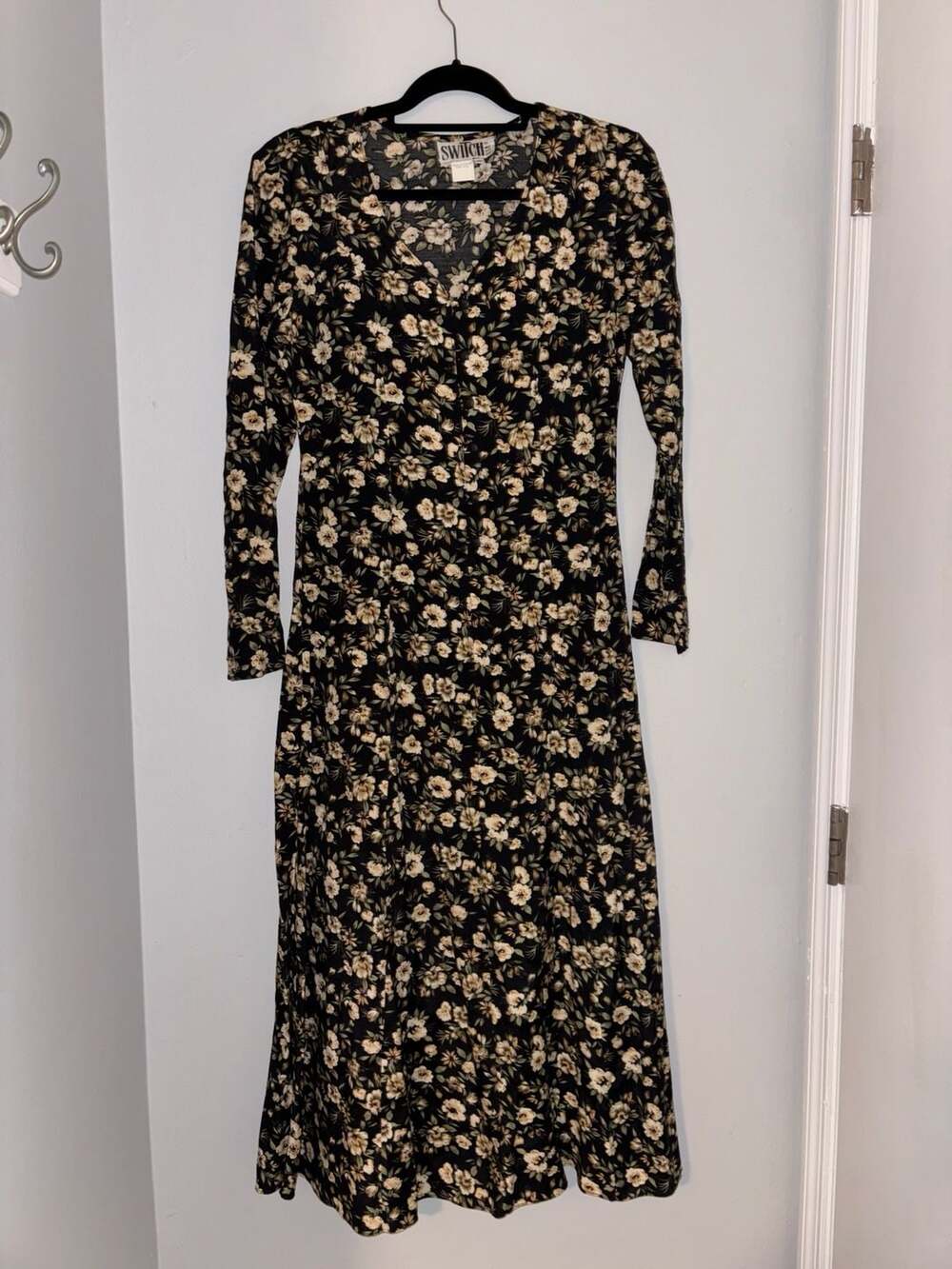 Switch Women's Casual Black Ditsy Floral Long Sleeve Midi Dress - Picture 1 of 7